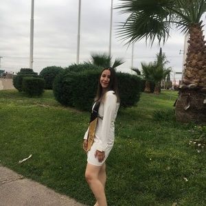 Meet your Posher, Daniela